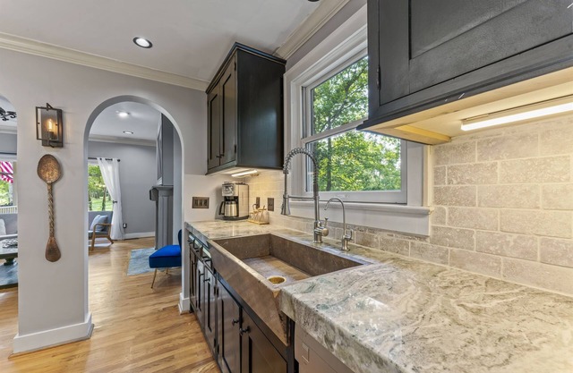 ★LUXURY HOME★GREEN HILLS★ ULTIMATE PRIVACY★HOT TUB