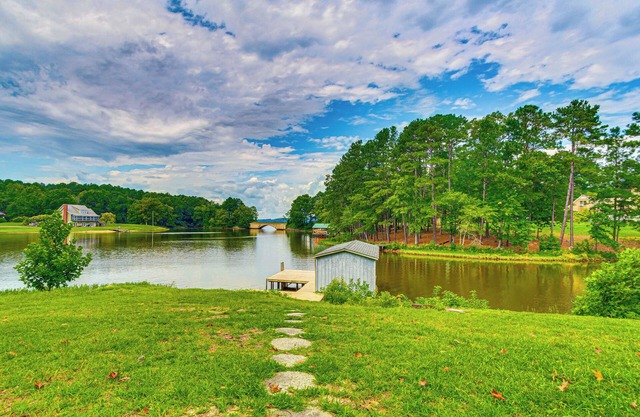 Private Island Getaway in Roanoke Rapids w/ Grill!