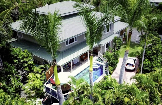 Private Kona Villa, Pano Ocean Views! Walk to Magic Sands, Private Pool & Spa