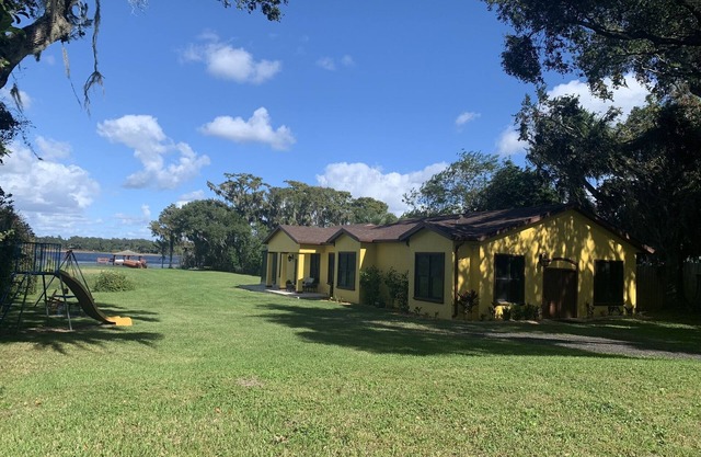 Private Lake front paradise king bed 5 mins turnpike&192