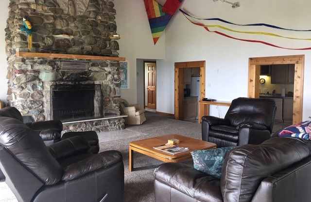 Private Lake Lodge Getaway