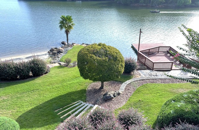 Private Lakeside Oasis - Newly Renovated - Spacious Interior - Movie Theater