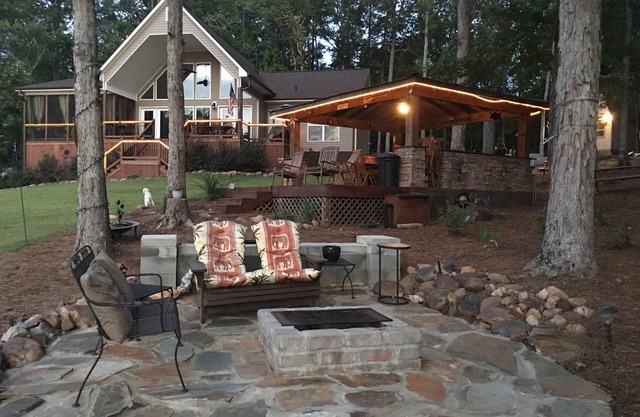 Escalade privée au bord du lac Outddor Kitchen Fire Pit & More