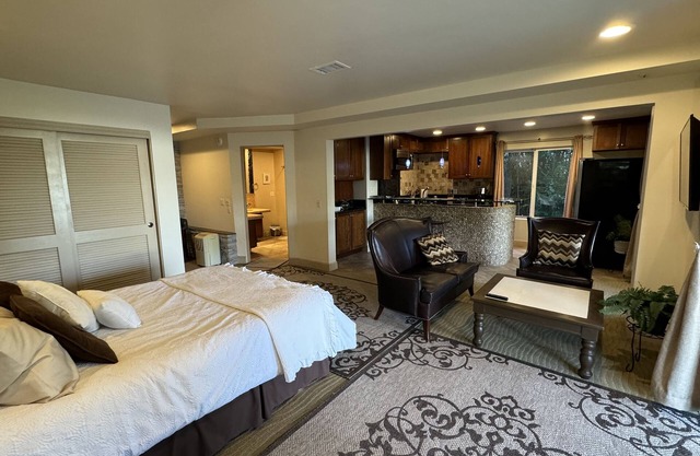 Grand Guesthouse privé près de l'océan à Del Mar.