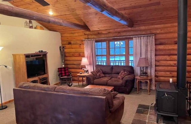 Private Log Cabin near Lake Arbutus and ATV trails