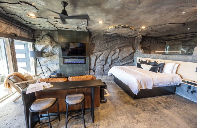 Private Luxury Cave | Expansive Lakeview