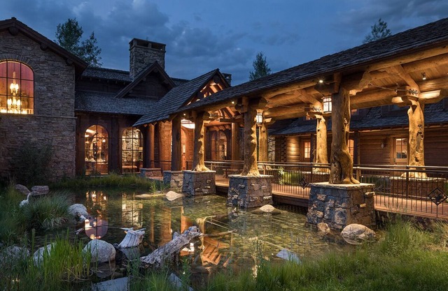 Résidence principale privée de luxe avec quatre chambres et maison d’hôtes de deux chambres, au bord de la rivière Snake.
