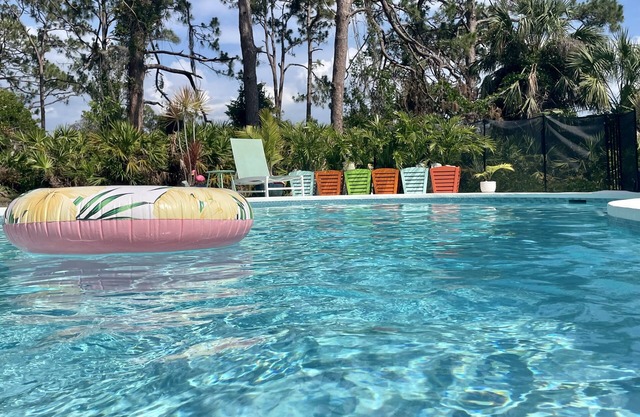 Private Luxury renovated pool house 1.5 miles to Manasota Beach.