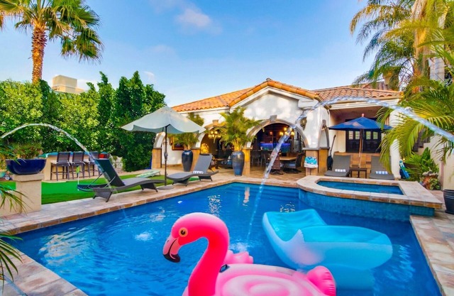 ♥ Casa Paradiso - Une maison privée de luxe à ♥ de la ville: putt-putt, piscine, vues, emplacement!
