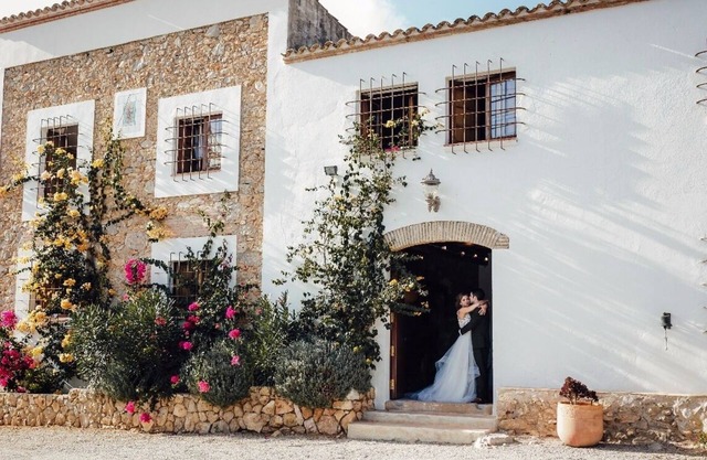 Private luxury villa, 20 to 28 guests, big pool, weddings, offsite retreats