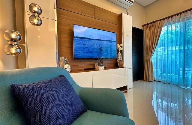 Villa privée moderne avec 3 chambres et piscine à Layan Beach