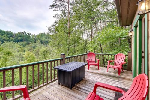 Private Mountain Retreat - 5 Minutes to Blue Ridge