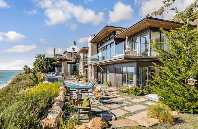 Private Oceanfront Estate, vue sur les rêves, piscine / spa, accès à la plage, équipements de luxe
