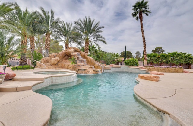 Private Outdoor Oasis: Las Vegas Getaway