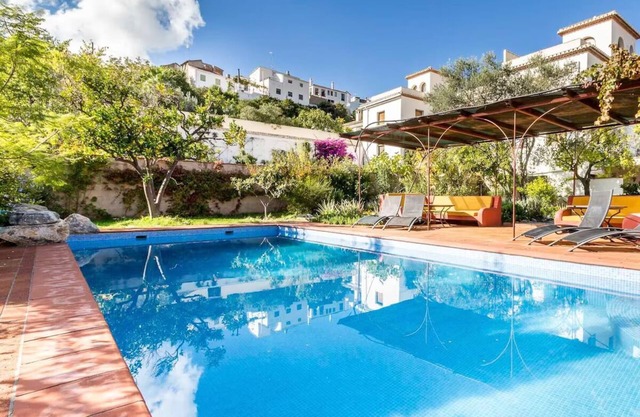 Grande piscine privée, 7 chambres spacieuses, 5 Salle de bain (4 en-suite) Trois Terrasses