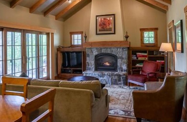 Patio privé et bain à remous | Intérieur en bois élégant | Garage privé