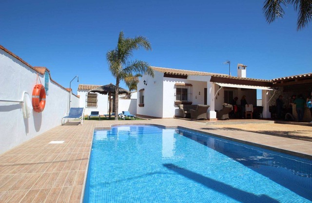 Maison avec piscine privée + terrasse barbecue pour 4-5 pers., Endroit calme, air conditionné, WIFI & amp; vélos