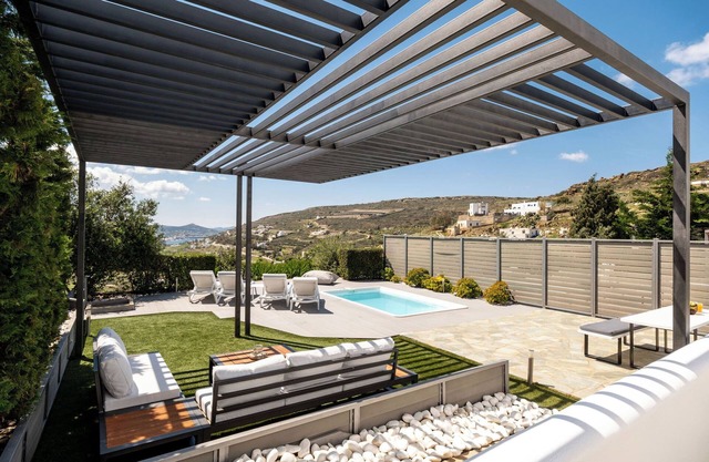 Piscine privée 2. 5 x 4 m, des vacances reposantes, conviviale et familiale, près de la plage