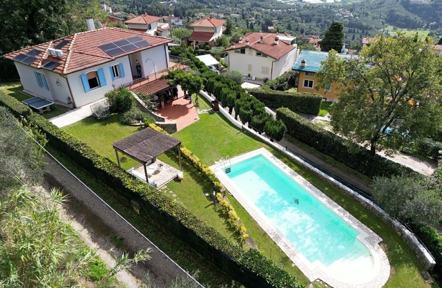 Villa à Corsanico avec 4 chambres à coucher, 8 couchages
