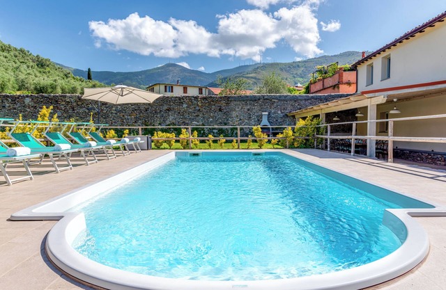 PRIVATE POOL - AGRITURISMO FATTORIA LA PIEVE - VILLA NERINO 8 km from Pisa