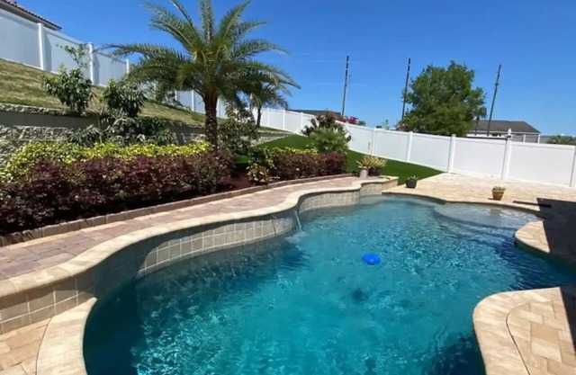 Private pool-Comfy home- 8 guest
