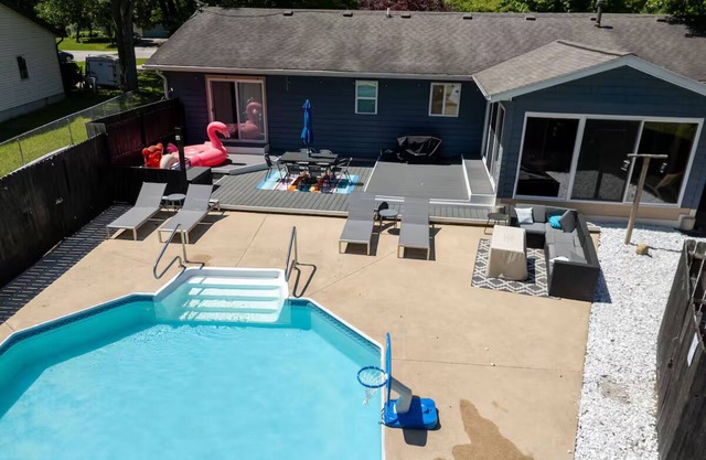 Private Pool - Game Room - Movie Room