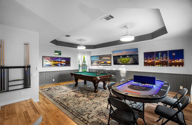 Private pool, game room minutes from AT&T, Globe Life and 6 flags.