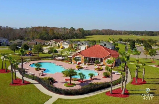 Private pool & fun resort activities near Disney!