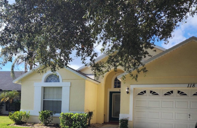 Private Pool Home in peaceful neighborhood <8 miles to Disney!!