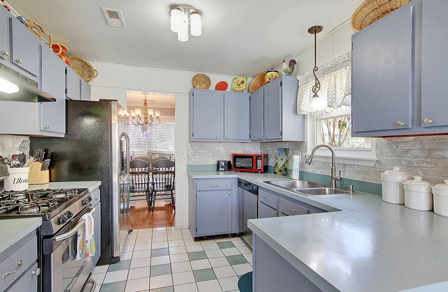 **Private Pool** ^!^PRIME Location^!^ Sleeps6!
