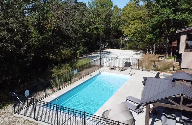 Invisible Wonderland-Hot Springs Hot Tub..only 1/2 mile de 76 bande encore le 7 acres