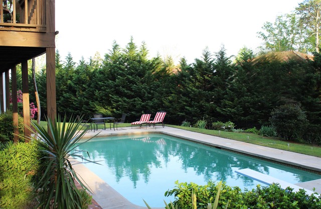 Private Family / Exec Retreat + Pool Sleeps 14 à proximité du stade Braves / Conv to Midtown