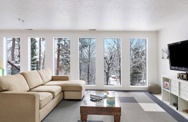 Private pool amazing views | coffee lovers pick | close to trailhead & downtown