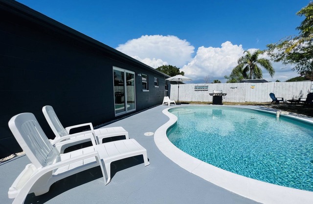 Penwood Pool Villa
