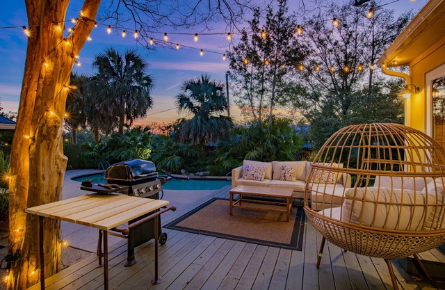 Private Pool*Minutes to Downtown Pensacola & Beaches