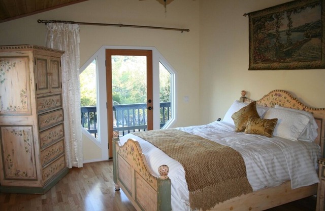 Retraite romantique avec vues, cheminée et spa-près de la ville! Privé!