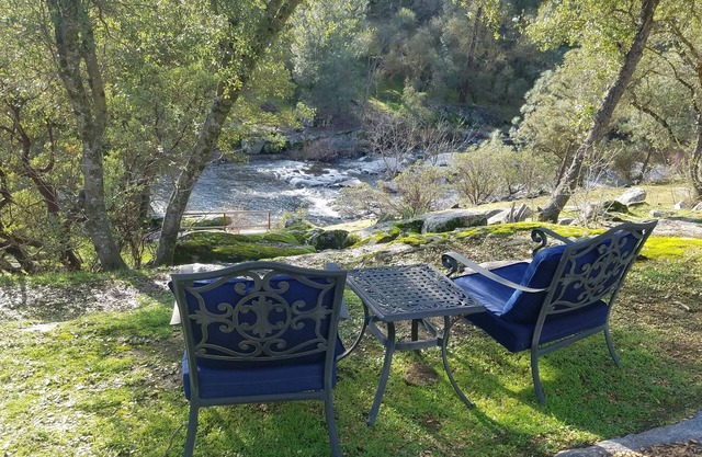 Escapada privada con vista al río / bañera de hidromasaje