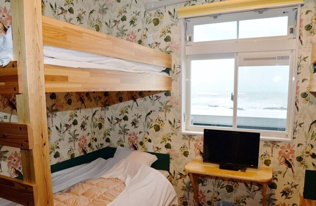 Private room Bunk bed of Obi cedar from Miyazaki / Miyazaki Miyazaki