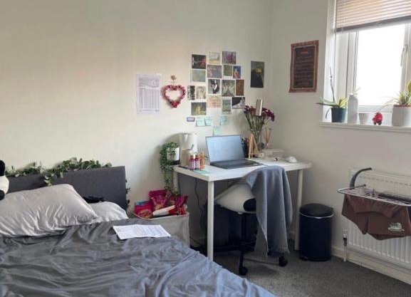 Private room in a house with other tenants near University of Leeds and Leeds Arts