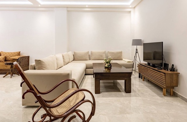 Private room in the city center seen on the garden