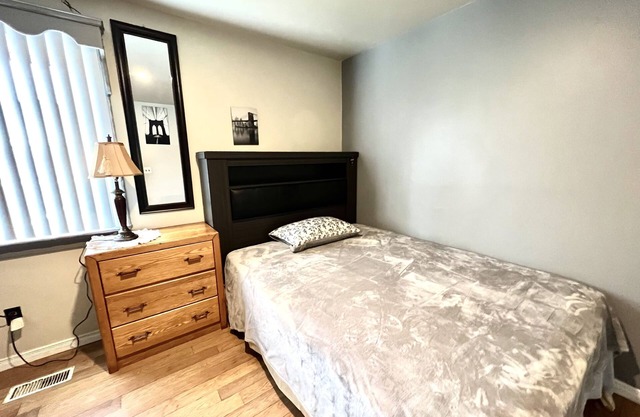 Cozy,Clean,Comfort Home
