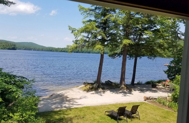 Plage de sable privée, propre lac paisible, à 35 minutes du centre-ville de Portland