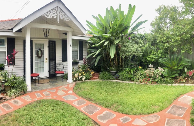 Chalet de jardin tropical privé situé dans une zone tranquille et pratique de Lakeview