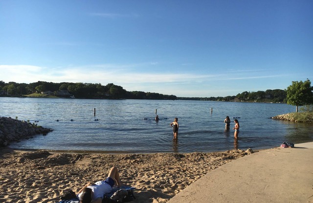 Nouvellement mis à jour, cadre privé, à pied de la plage et à quelques minutes de Grand Haven
