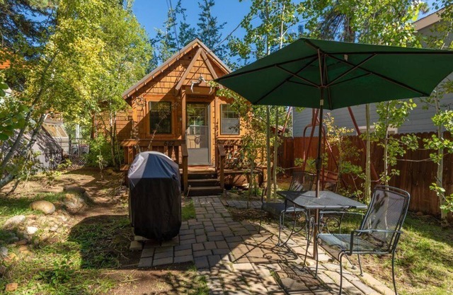 Romantique, cabine privée Tahoe, 7e nuit gratuite, promenade jusqu'à la plage, Wi-Fi haut débit