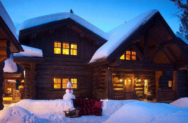 Private, Spacious Cabin with Picturesque Outdoor Living