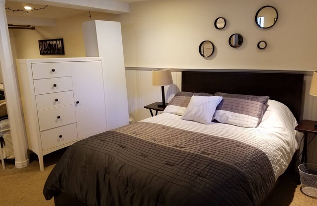 Suite privée et spacieuse, entrée privée, près de Boston