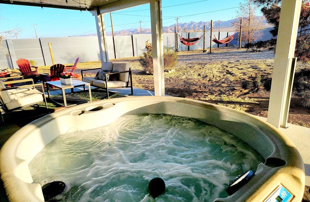 Près du parc, Bain à remous, Lit king size, Foyer, Patio, Tout à fait