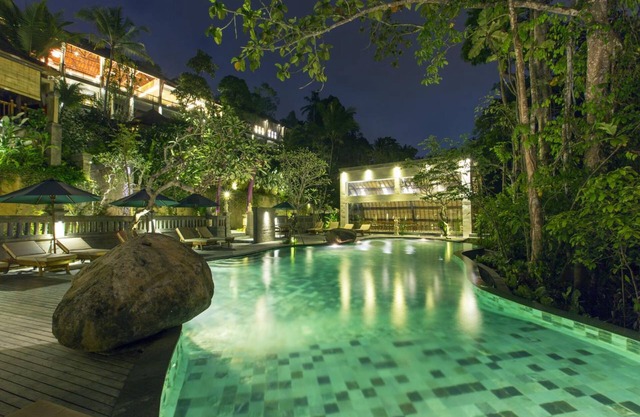 Suite privée à Ubud, pour 2 personnes, entourée d'une végétation luxuriante