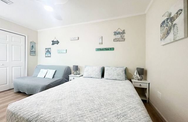 Private Suite · Patio · BBQ · GYM · Beach: 5 Miles